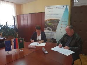 podpis gradbene pogodbe za obnovo muzejske hiše v Semiču  1